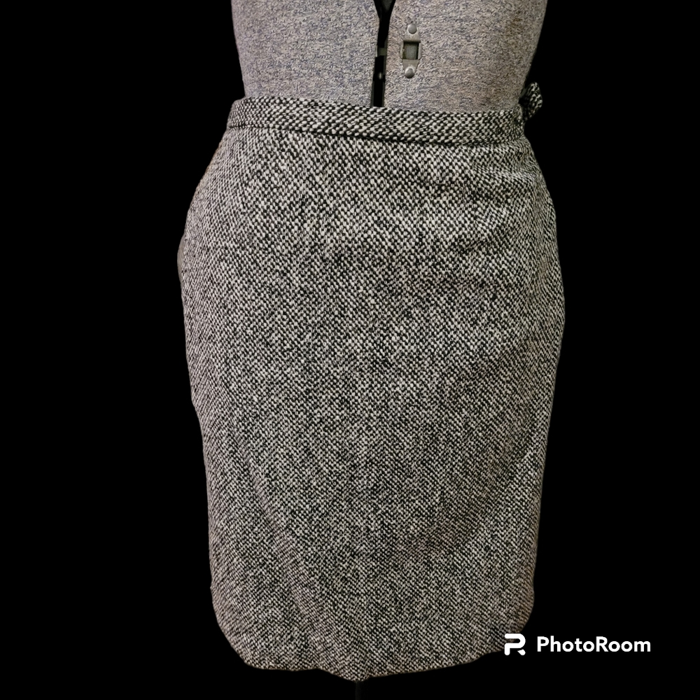 80s Neiman Marcus Wool pencil skirt